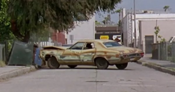 Филмът на братя Коен от 1998 г. &bdquo;Големият Лебовски&ldquo; безспорно е комедия, но има няколко трагични елемента с различна степен на тежест. Джеф &bdquo;Пичът&ldquo; Лебовски (Джеф Бриджис) е нападан многократно, има ценен килим, изцапан с човешка урина, и губи своя приятел по боулинг Дони (Стив Бушеми) след сърдечен удар. Колата на Пича е обект на многократно малтретиране, включително най-малко два сблъсъка, една кражба и палеж на паркинг. Последнитя предизвиква фаталния инфаркт на Дони. Нещастният седан на Лебовски е Gran Torino от 1973 г., който не е толкова добре поддържан, но почти толкова обичан, колкото модела от 72 г. на Уолт Ковалски. 

Твърди се, чче Бриджис е развил привързаност към колата по време на продукцията, но е отказал предложението да я прибере у дома, когато филмът приключва. Предполага се, че колекционер на автомобили от Бърбанк на име Брус Орландо я взима временно. Но текущото местонахождение на Dudemobile е неизвестно. Gran Torino от 1973 г. с подобен вид се появява в още два филма, но едва ли е същото.
.